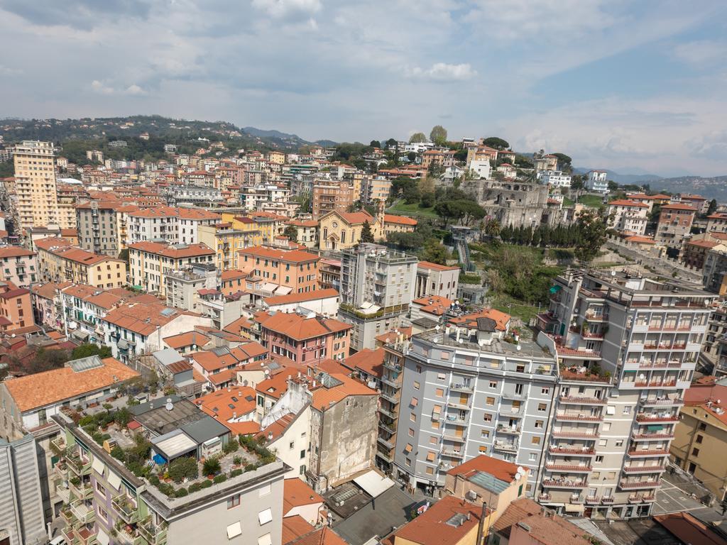 Guesthouse Il Grattacielo Sul Golfo La Spezia Exterior foto