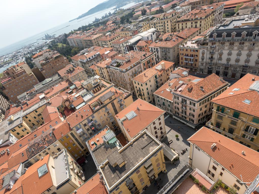 Guesthouse Il Grattacielo Sul Golfo La Spezia Exterior foto