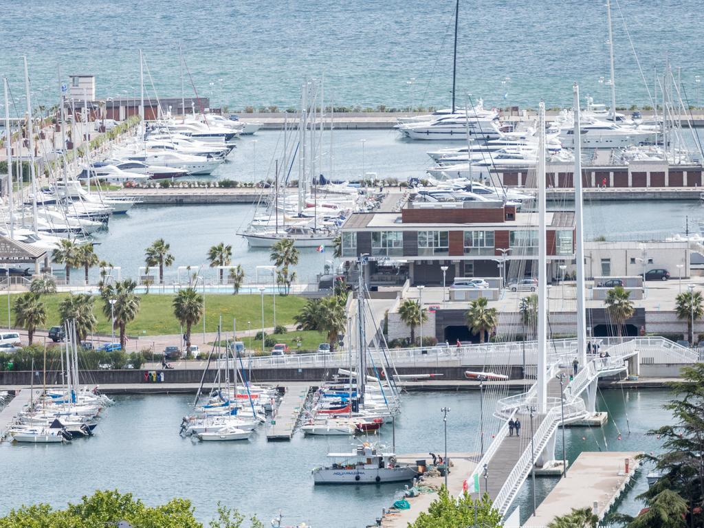 Guesthouse Il Grattacielo Sul Golfo La Spezia Exterior foto